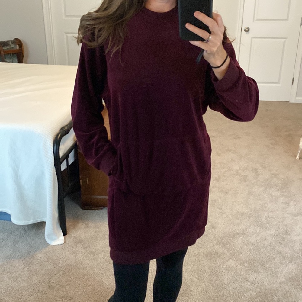 Max Studio Wine Colored Velour Tunic Top with Pockets